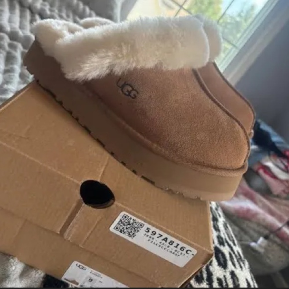UGG Disquette Slippers in Chestnut (Platform)